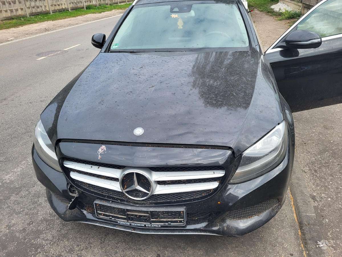 Mercedes-Benz C klasė по частям