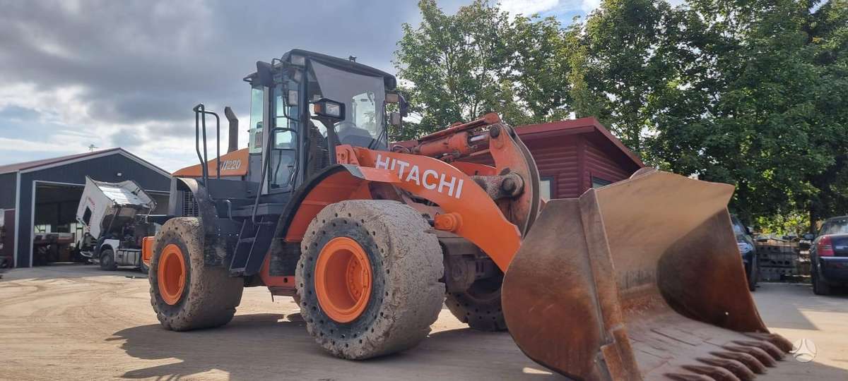 Hitachi ZW220, frontal loader