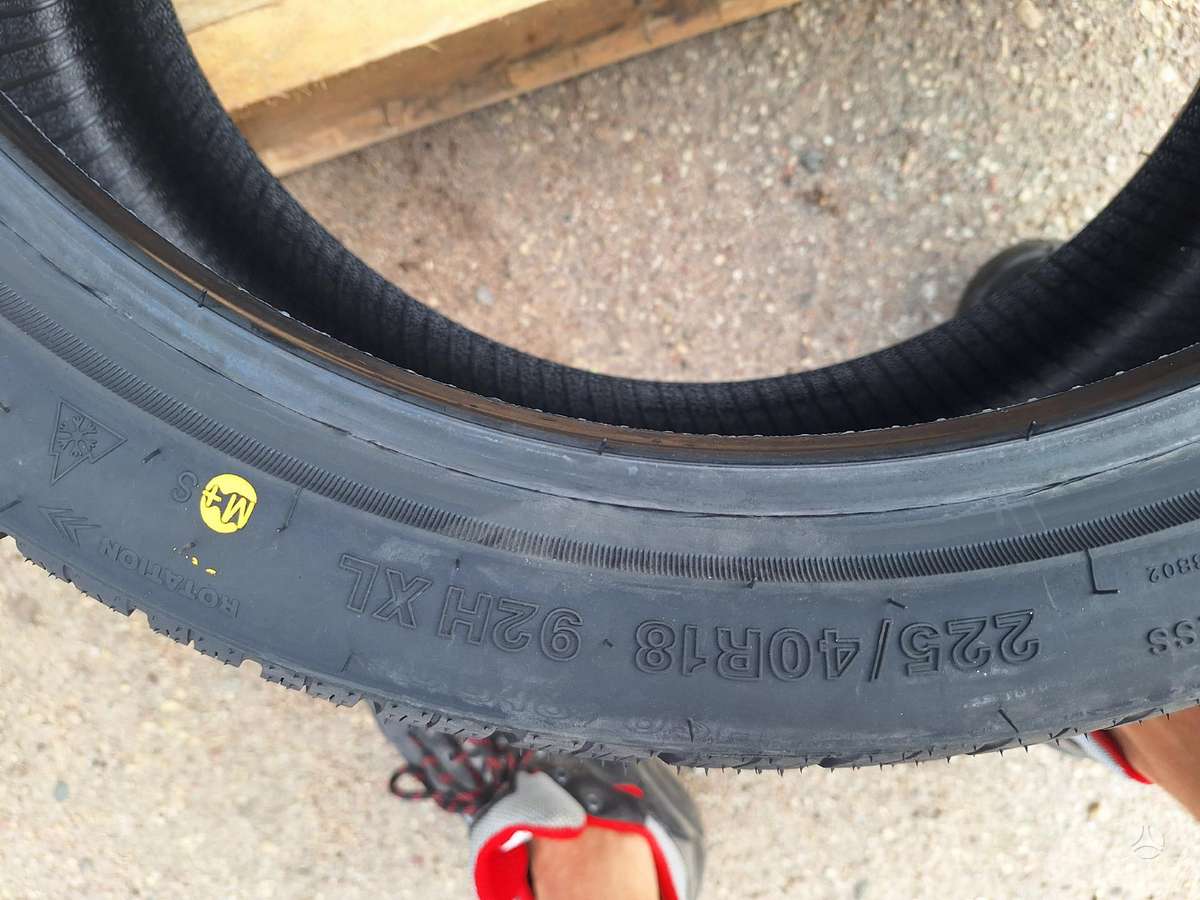 Rockblade, winter 225/40 R18