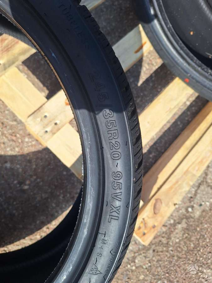 Rockblade, winter 245/35 R20
