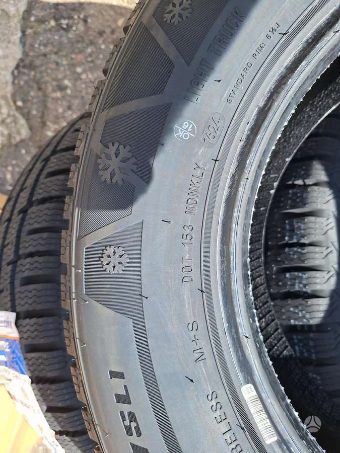 Sailun, žieminės 215/65 R15