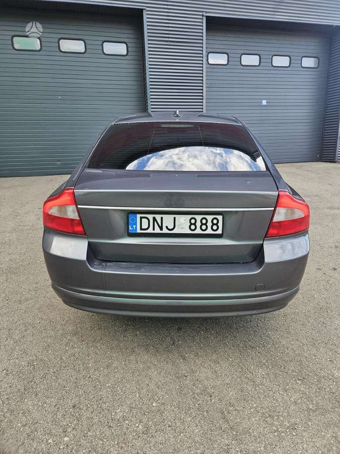 Volvo S80, 2.4 l., Седан