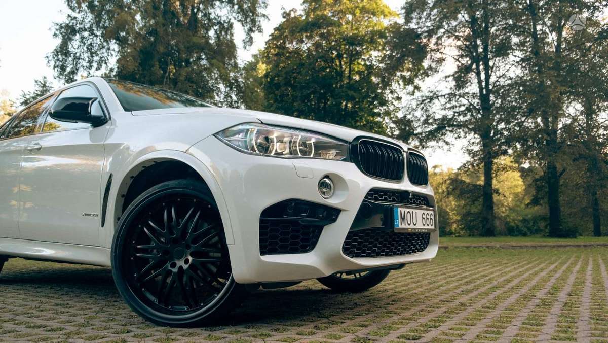 BMW X6, 4.4 l., off-road / crossover