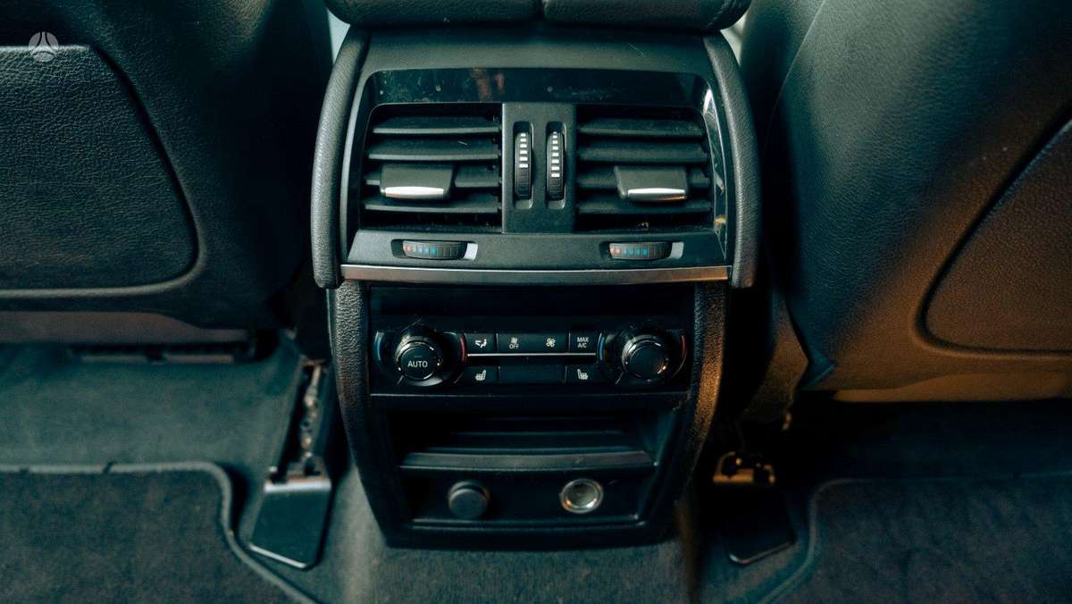 BMW X6, 4.4 l., off-road / crossover