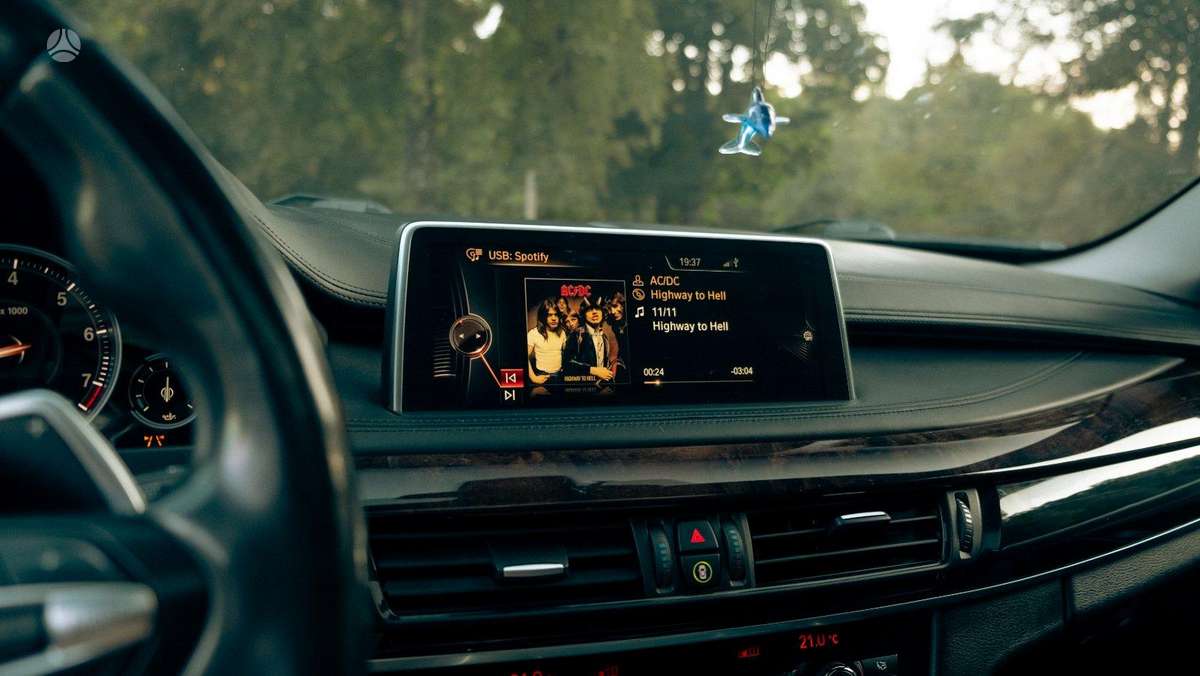 BMW X6, 4.4 l., off-road / crossover