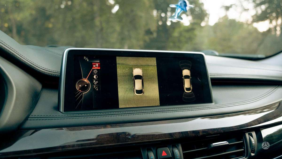 BMW X6, 4.4 l., off-road / crossover