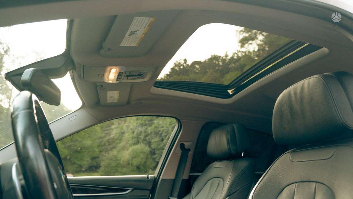 BMW X6, 4.4 l., off-road / crossover