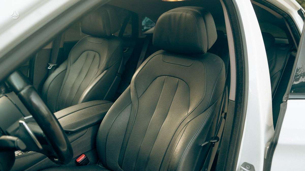 BMW X6, 4.4 l., off-road / crossover