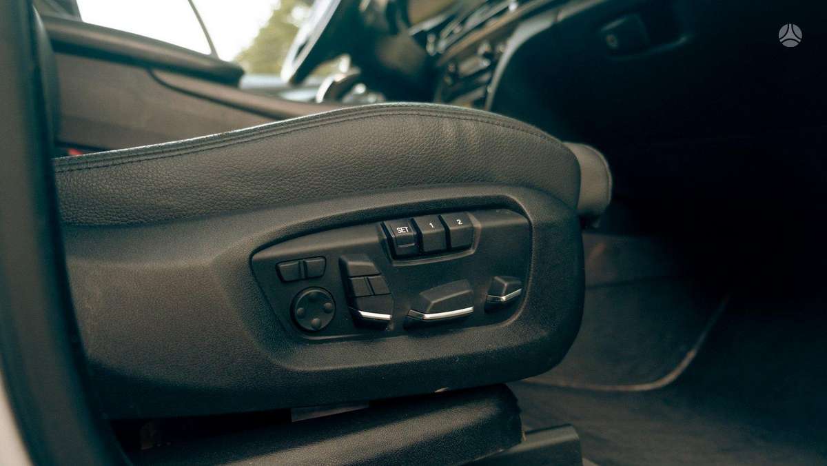 BMW X6, 4.4 l., off-road / crossover