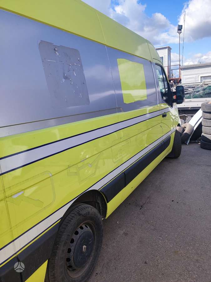 Renault Master, preču