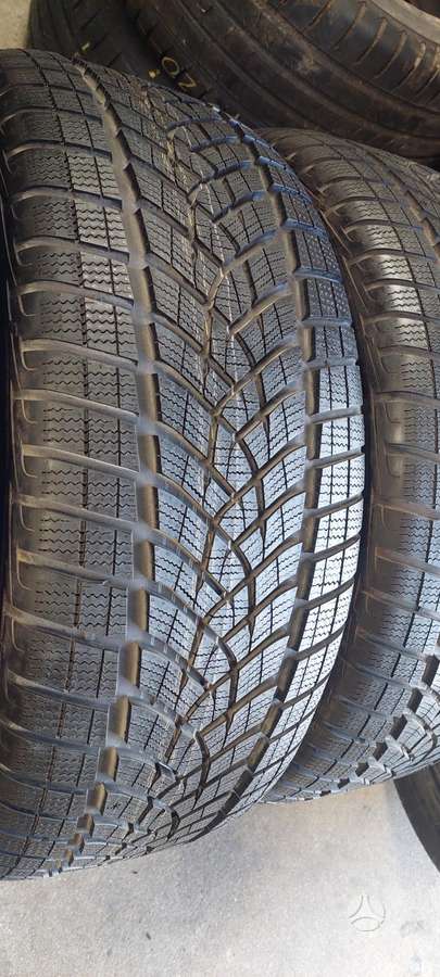Goodyear, winter 255/50 R19