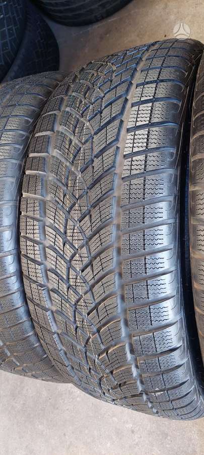 Goodyear, winter 255/50 R19