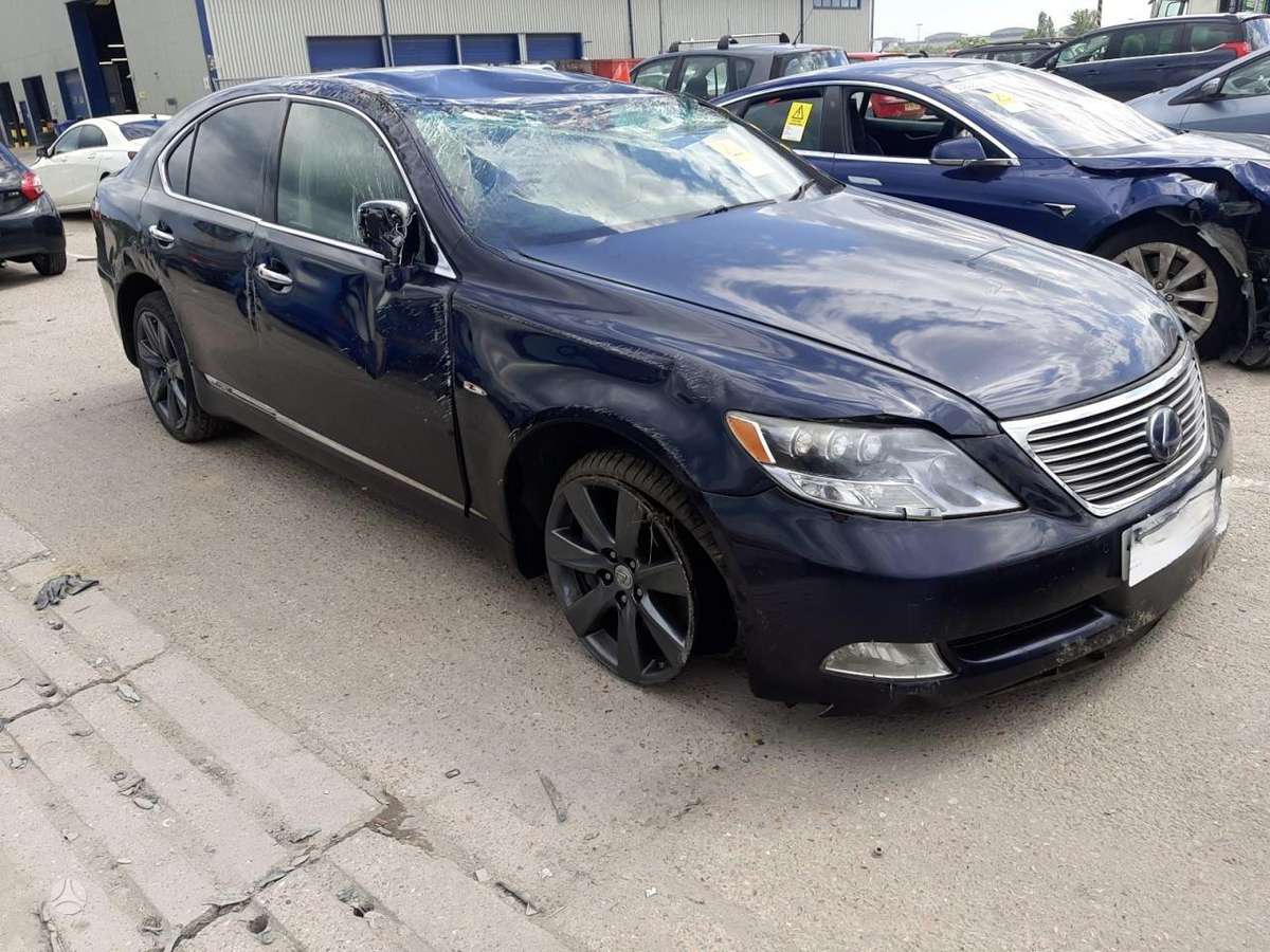 Lexus LS 600h, 2UR-FSE