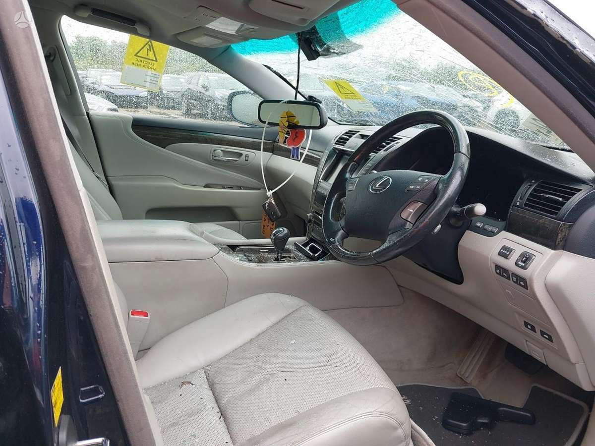 Lexus LS 600h, 2UR-FSE