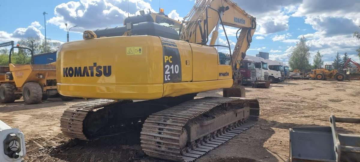 Komatsu PC210 LC-8, экскаваторы