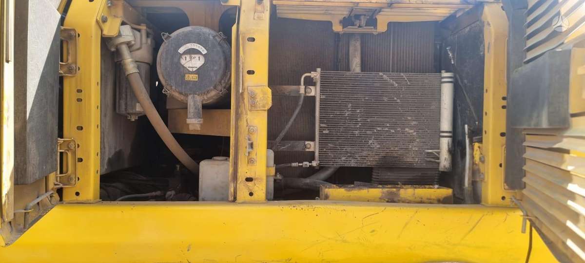 Komatsu PC210 LC-8, excavator