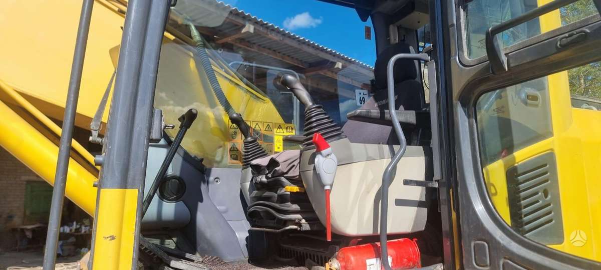 Komatsu PC210 LC-8, экскаваторы