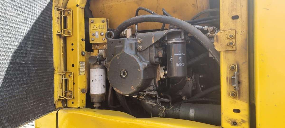 Komatsu PC210 LC-8, excavator