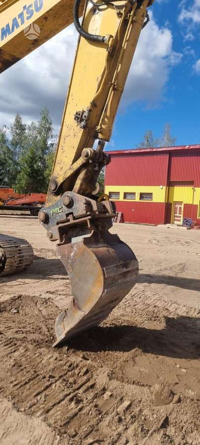 Komatsu PC210 LC-8, экскаваторы