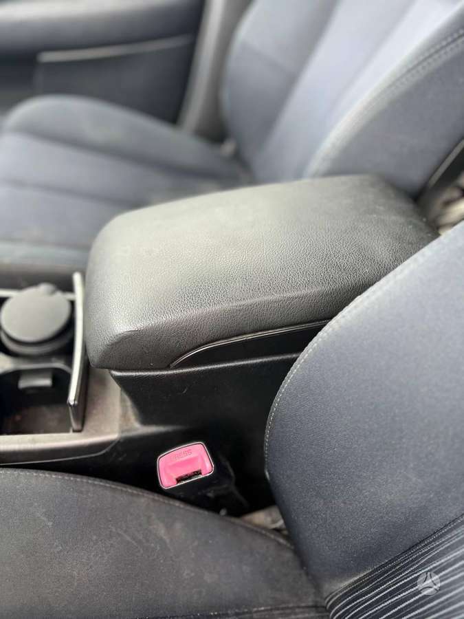 Subaru Legacy dalimis