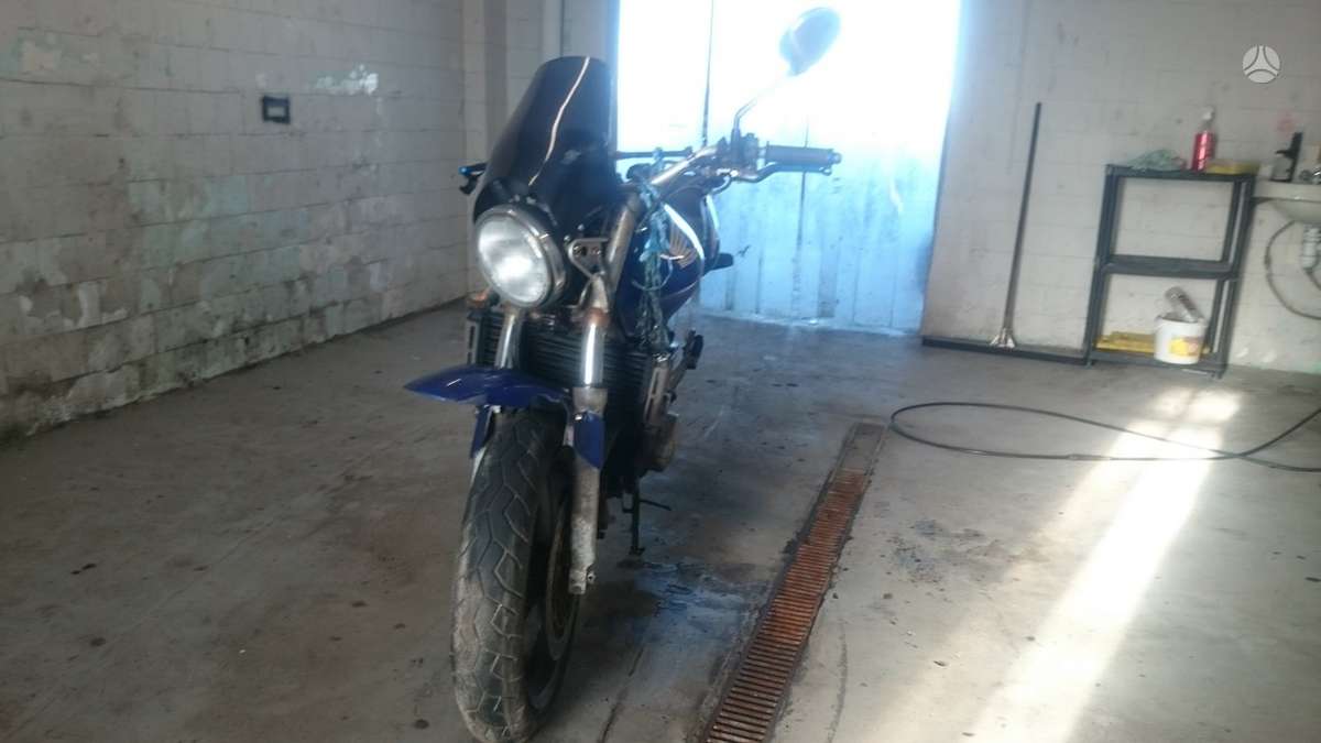 Honda Hornet, street / classic