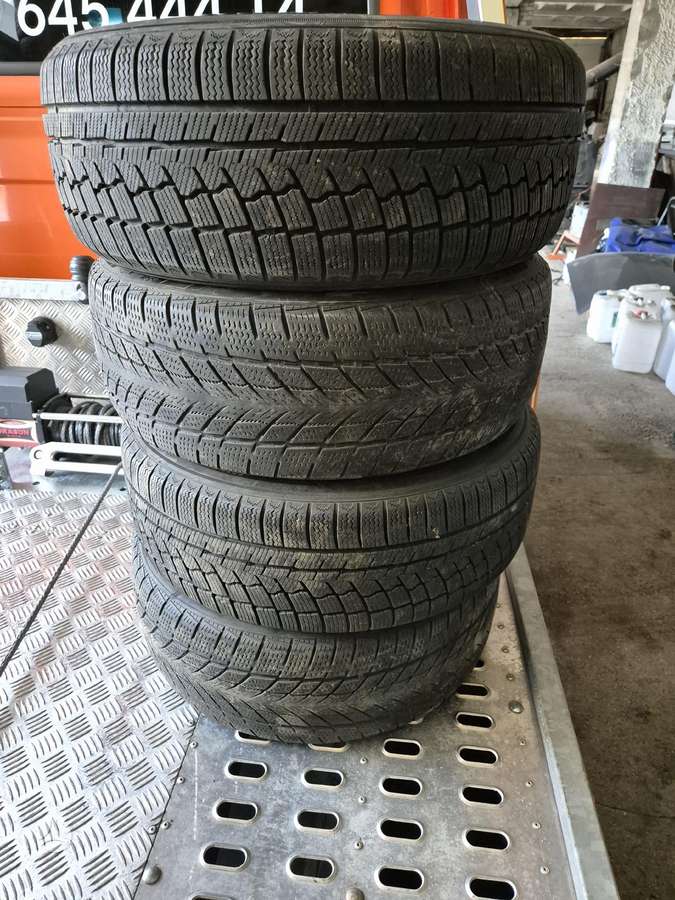 Dunlop, всесезонные 255/65 R18