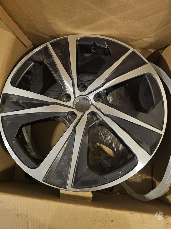 Lexus RX klasė body parts