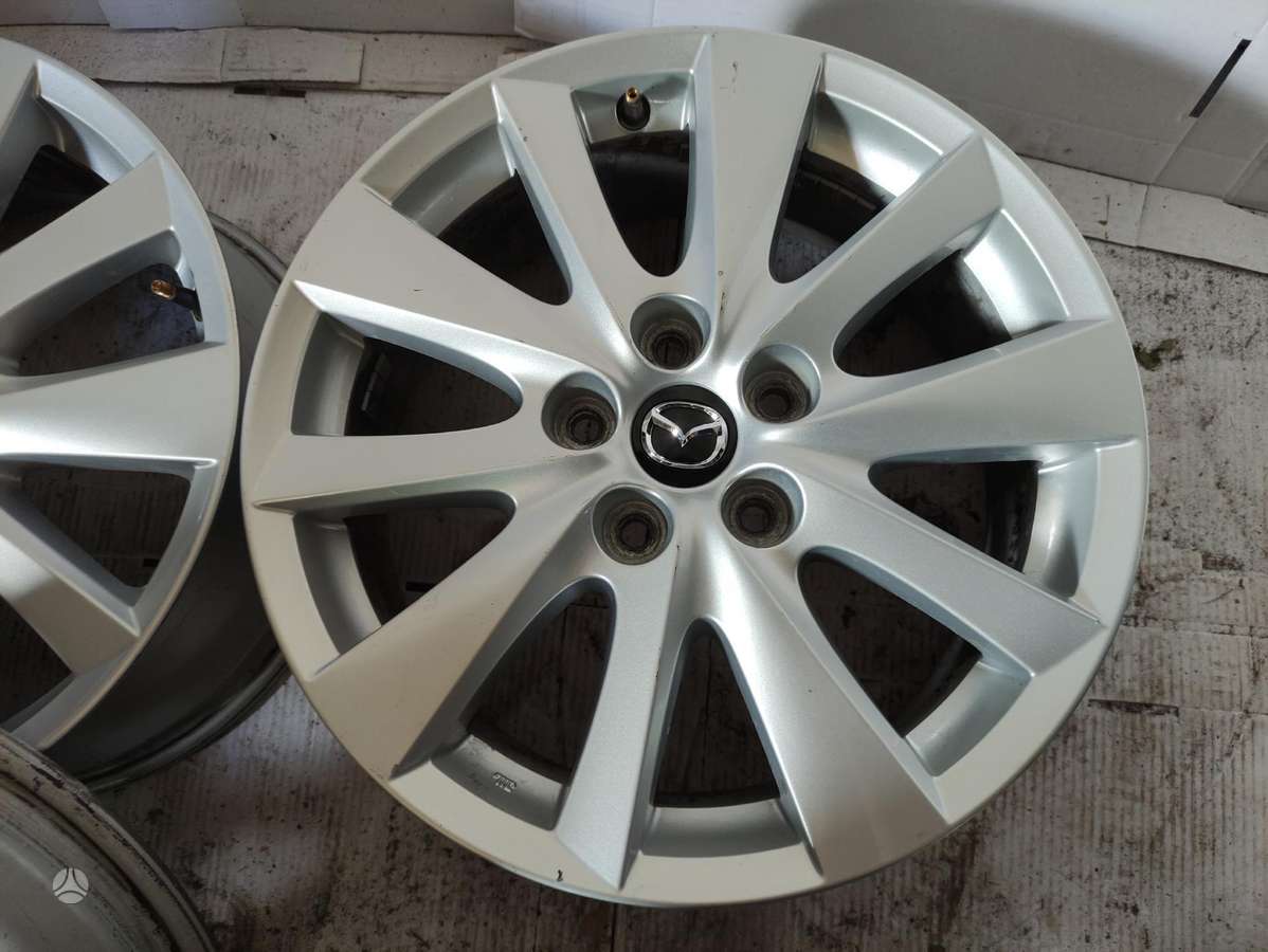 Mazda, lengvojo lydinio, R17