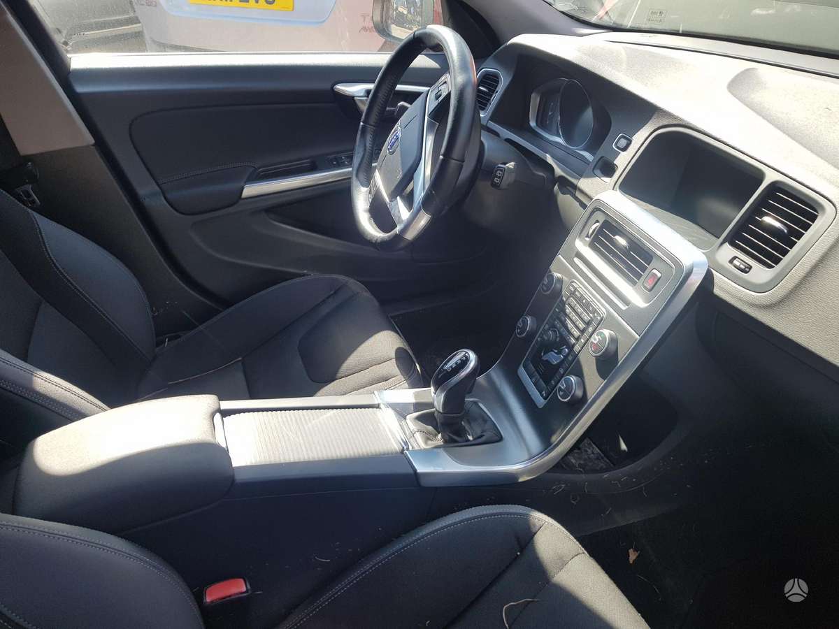 Volvo V60 Europa dalim