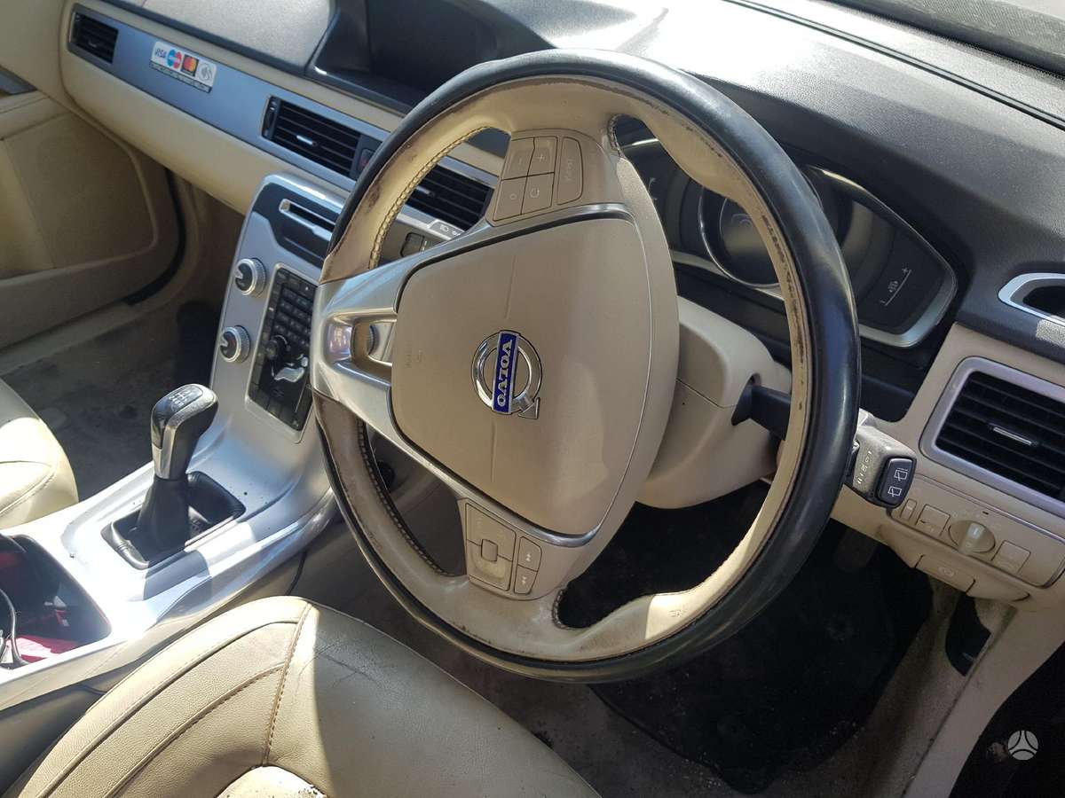 Volvo V70 Visos volvo dalys