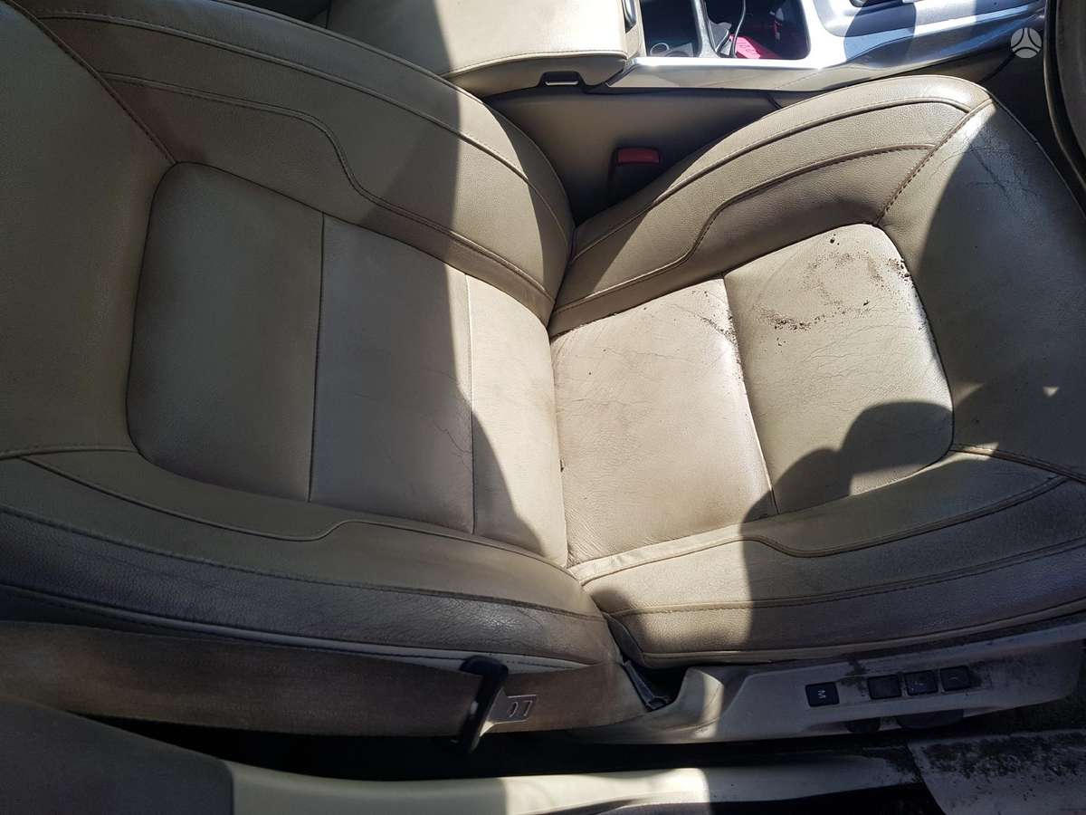 Volvo V70 Visos volvo dalys