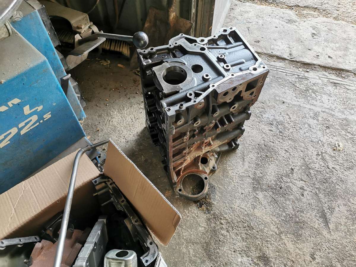SsangYong Rexton pistons, engine block, cylinder head