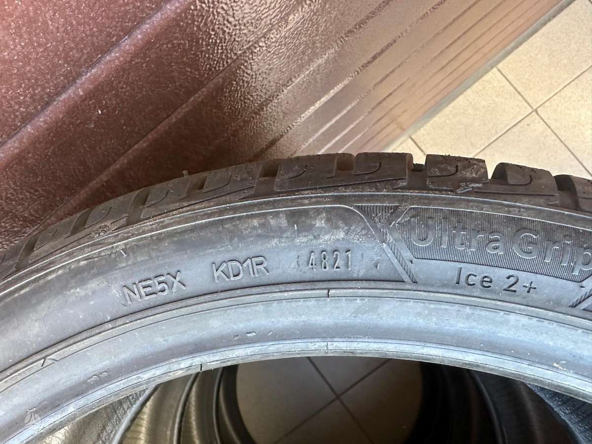 Goodyear UltraGrip Ice 2+, winter 245/40 R20