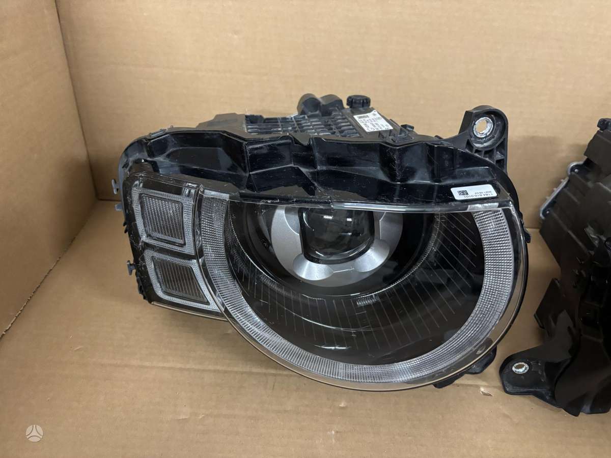 Land Rover Defender lights