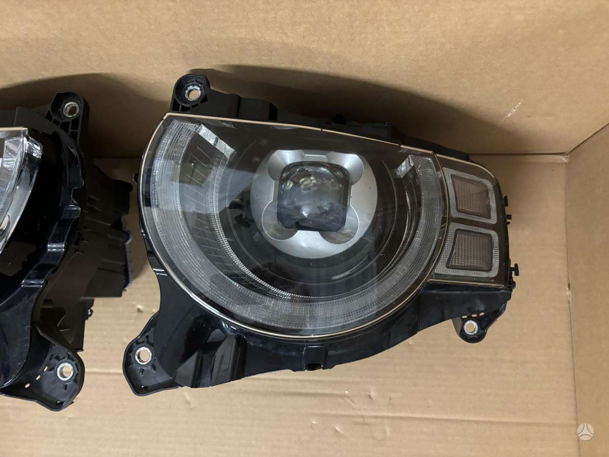 Land Rover Defender lights