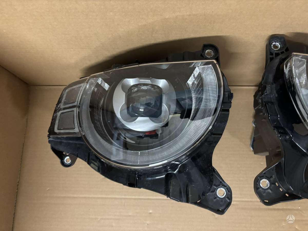 Land Rover Defender lights