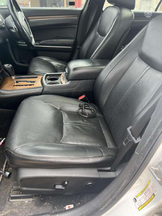 Chrysler 300C Chrysler 300c crd dalimis