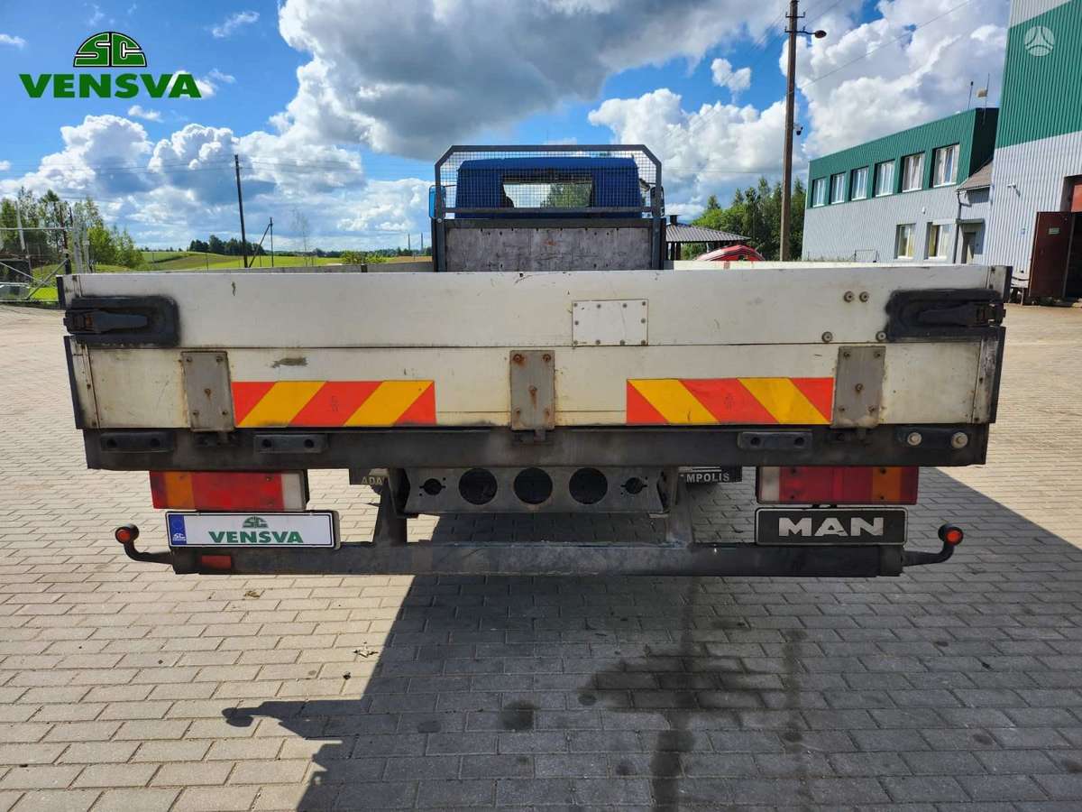 MAN LE 8.220, bortiniai