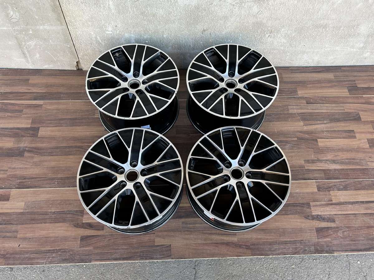 Porsche Taycan, 9J601025, Cen21130