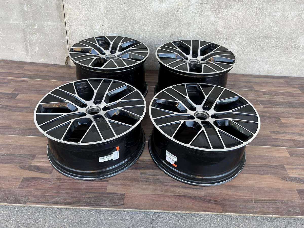 Porsche Taycan, 9J601025, Cen21130