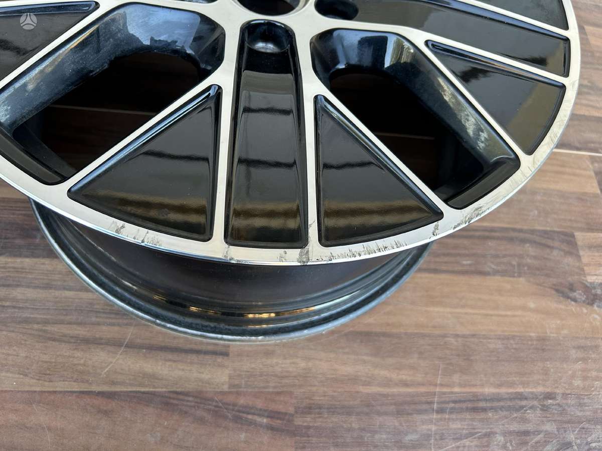 Porsche Taycan, 9J601025, Cen21130