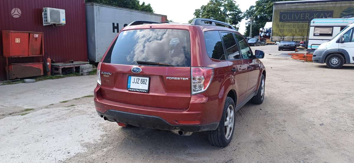 Subaru Forester dalimis