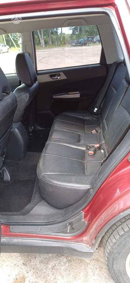 Subaru Forester dalimis