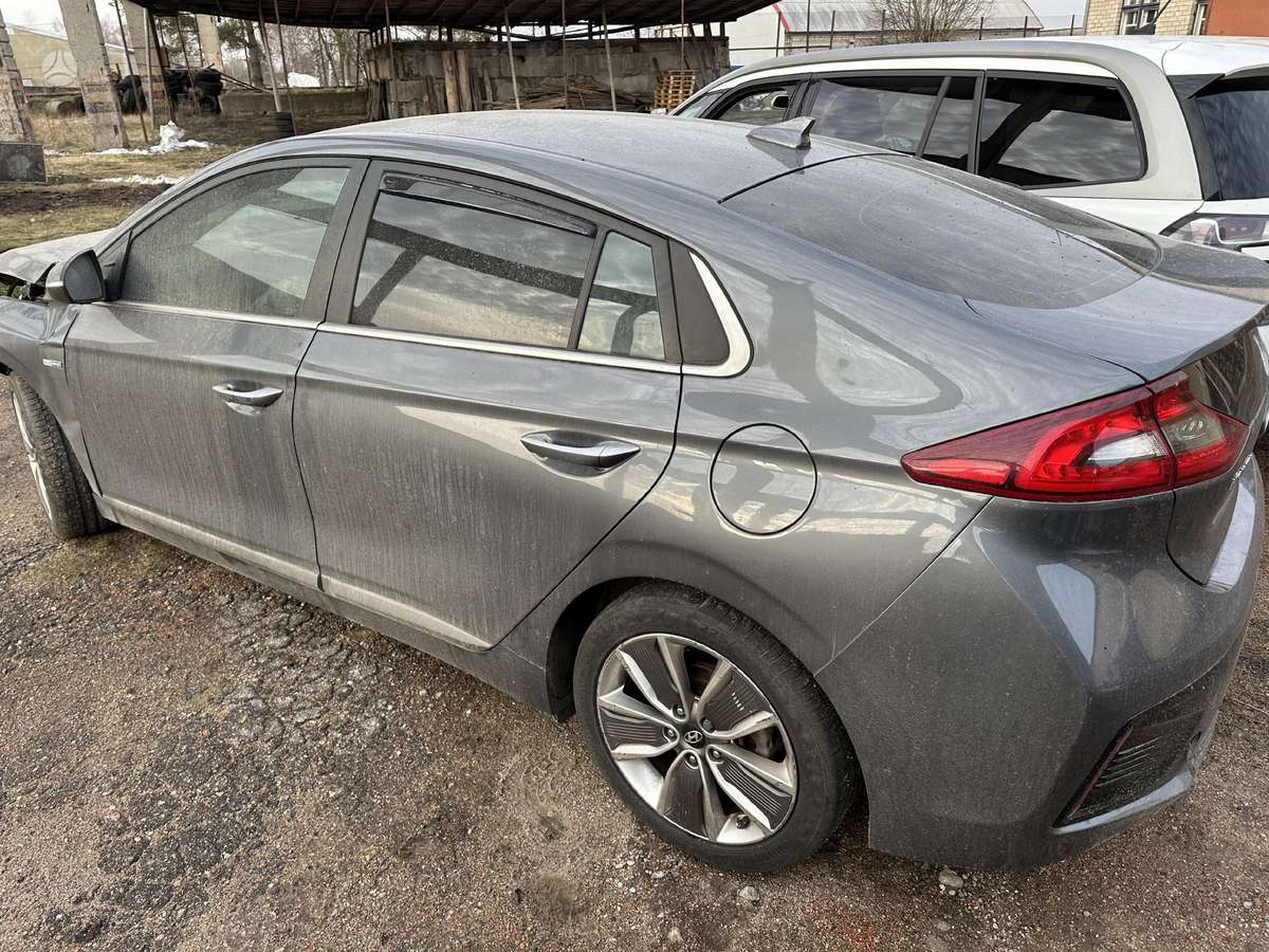 Hyundai IONIQ