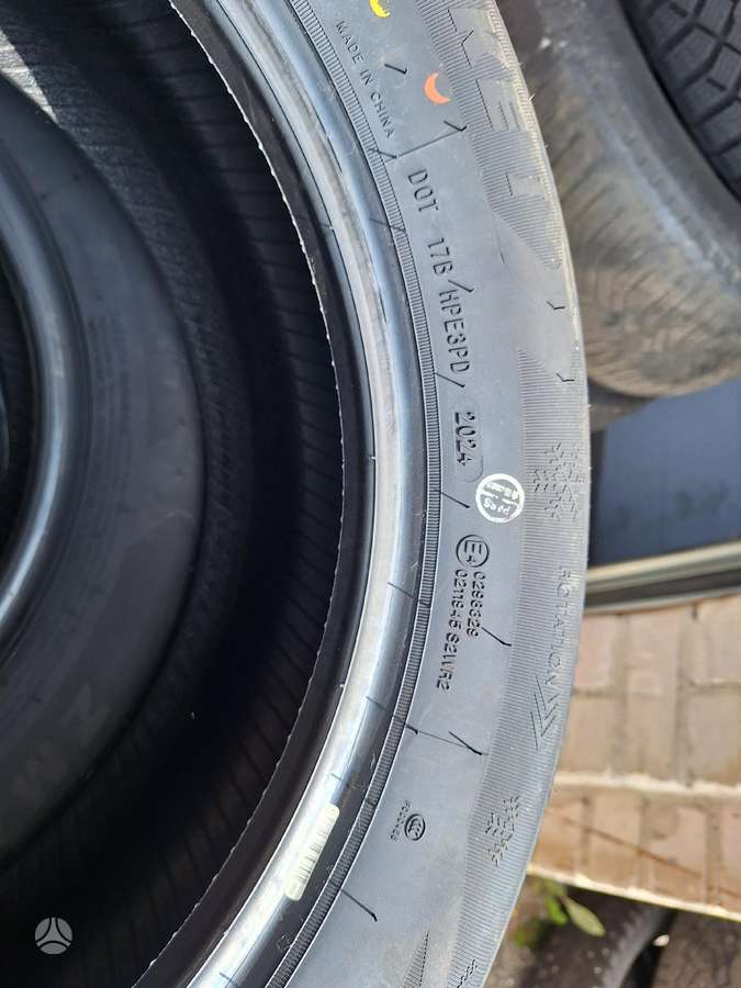 Rockblade, universalios 205/60 R16