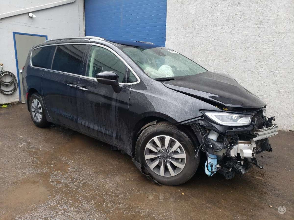 Chrysler Pacifica for parts. Pacifica hybridas