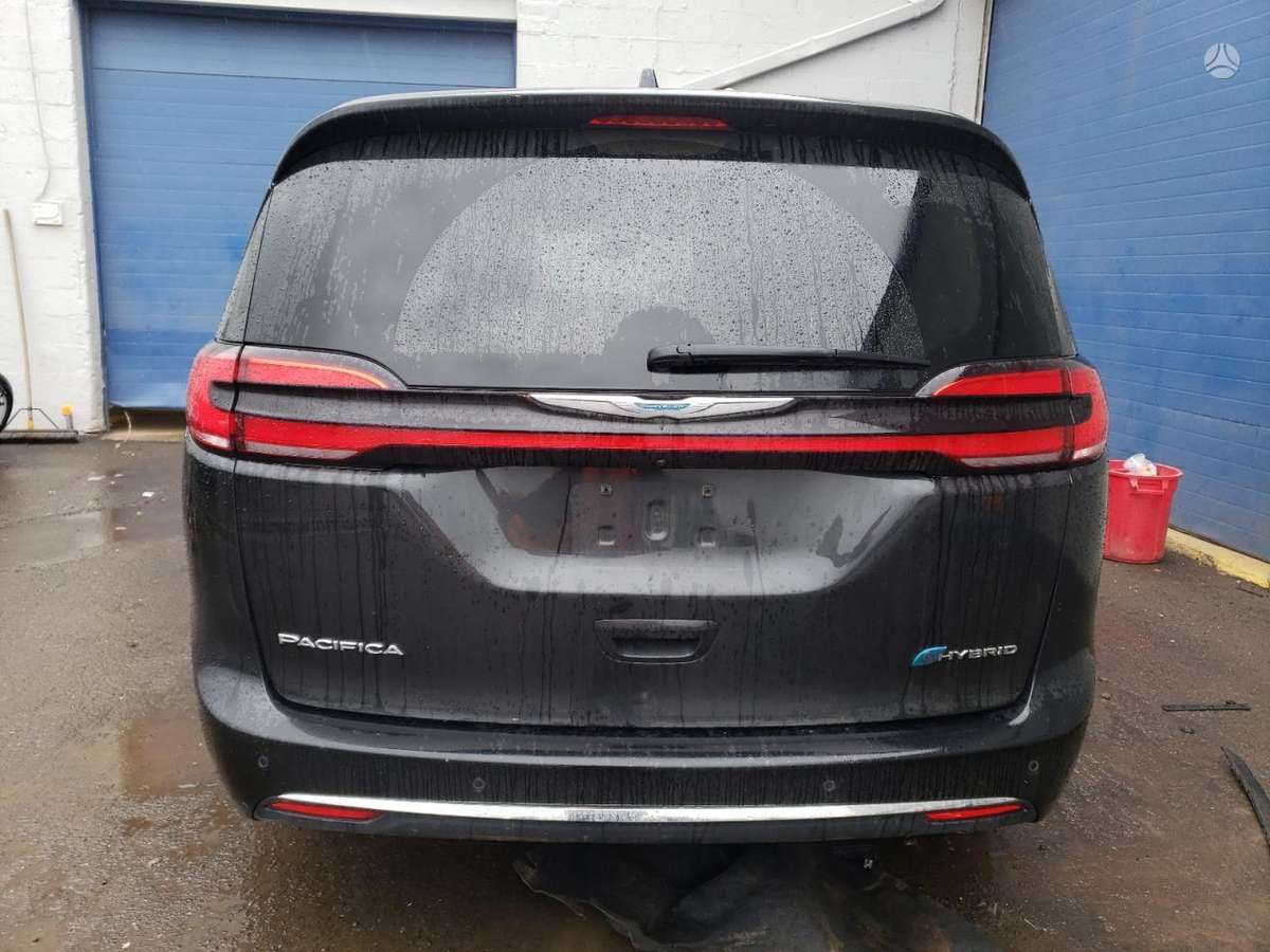 Chrysler Pacifica for parts. Pacifica hybridas