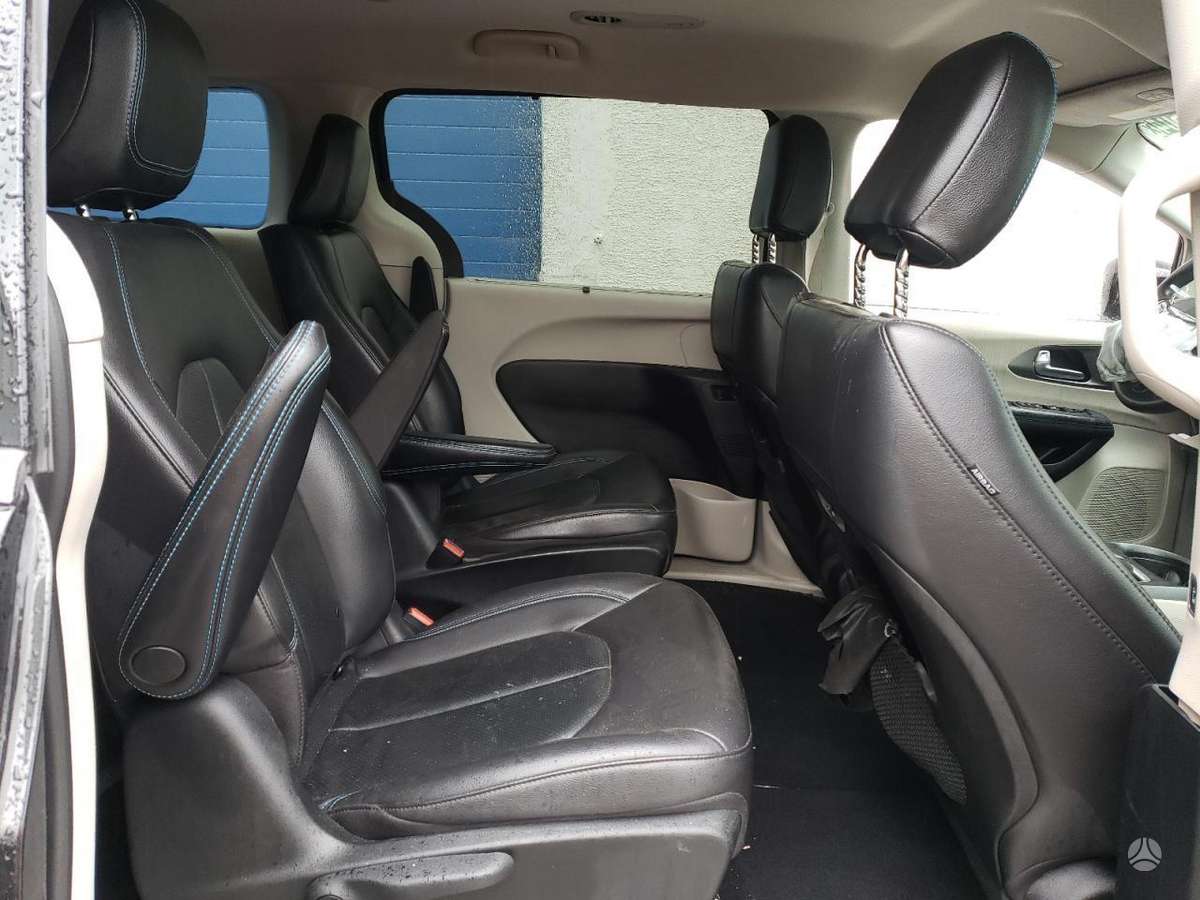 Chrysler Pacifica for parts. Pacifica hybridas