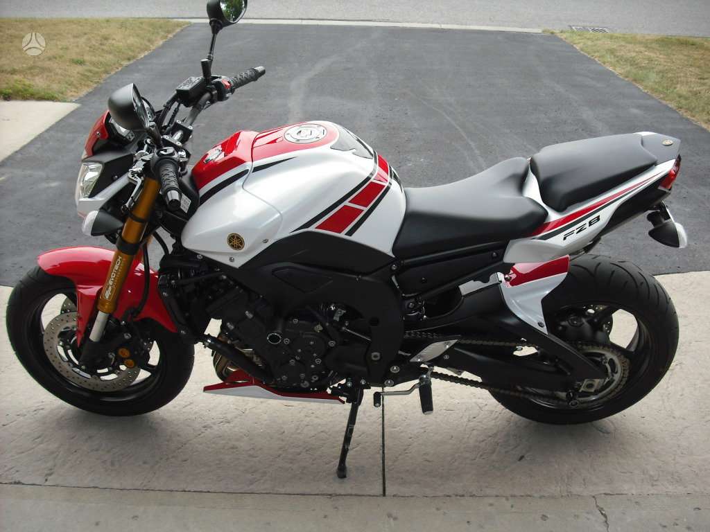 Yamaha FZ, street / classic
