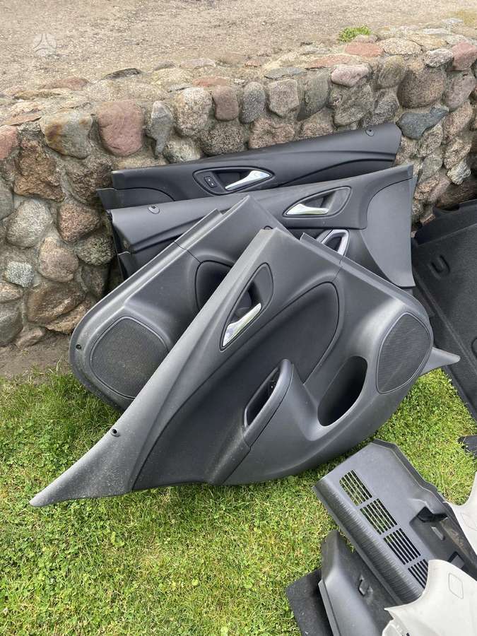 Opel Astra durų apmušalai, sėdynės